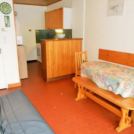 La Apartment *